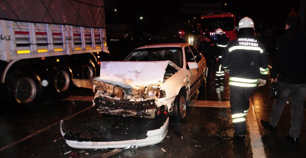 Kocaeli'de trafik kazası: 3 yaralı