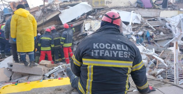 Kocaeli'nin kahramanları 79 kişiyi yıkıntıların arasından kurtardı