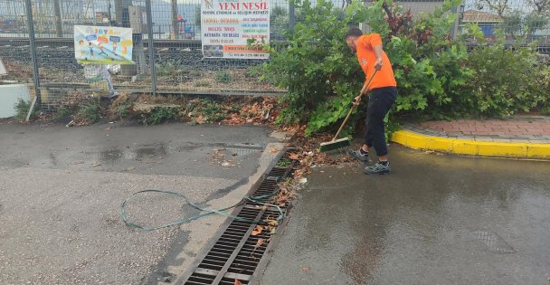 Körfez'de su baskınlarına karşı mazgallar temizleniyor