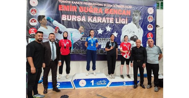Körfezli Kübranur karate şampiyonasında ikinci oldu