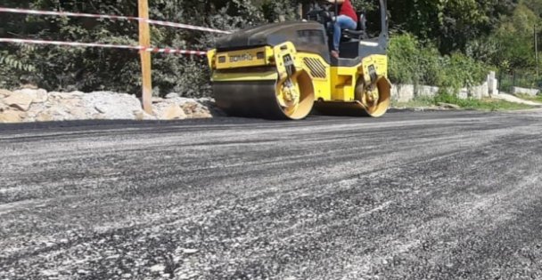 Köy yollarında çalışmalar sürüyor