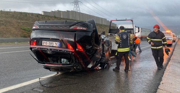 Kuzey Marmara Otoyolu'nda takla atan otomobil sürüklendi: 4 yaralı