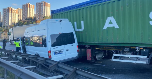 Mahkumları taşıyan cezaevi aracı TEM'de kazaya karıştı: 5 yaralı