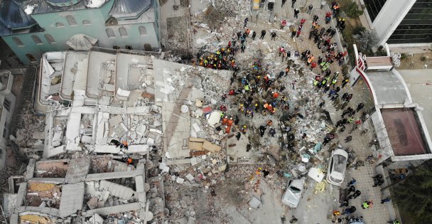 Malatya'da Arama Kurtarma Çalışmaları Dron İle Görüntülendi