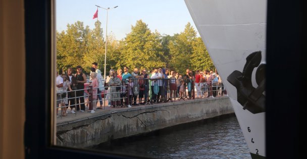 Mehtap Turu ile vatandaşlar Körfez'in tadını çıkarıyor