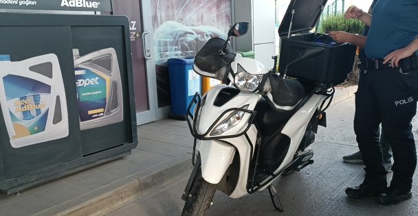 Motosiklette Dengesini Kaybedip Düştü