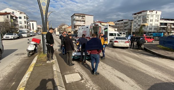 Motosikletten düşen kurye yaralandı