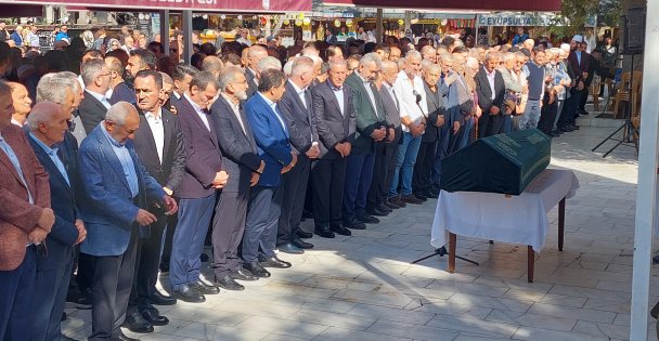 Necip Fazıl Kısakürek'in oğlu Mehmed Kısakürek son yolculuğuna uğurlandı