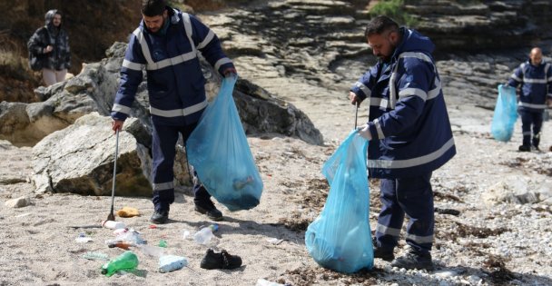 O Koydan Çok Sayıda Plastik Toplandı