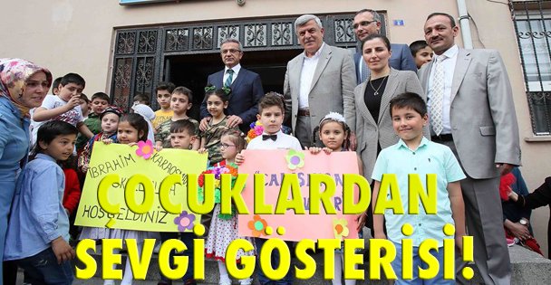 Öğrencilerden sevgi gösterisi!