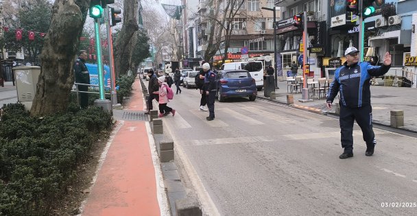 Okul giriş ve çıkışları zabıta ile daha güvenli