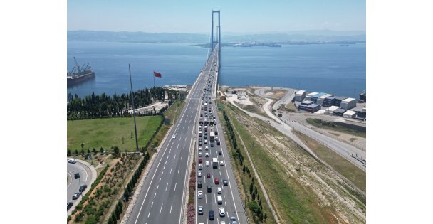 Osmangazi Köprüsü'nde Trafik Durma Noktasına Geldi