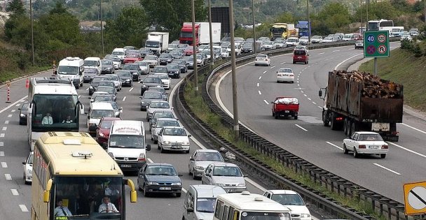 Otoyollarda hız sınırları yükseltildi