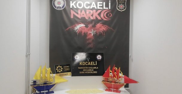 Oyuncak gemilerden uyuşturucu hap çıktı