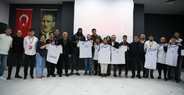 Özel bireyler, Çayırova'nın dev adamlarıyla spor yaptı