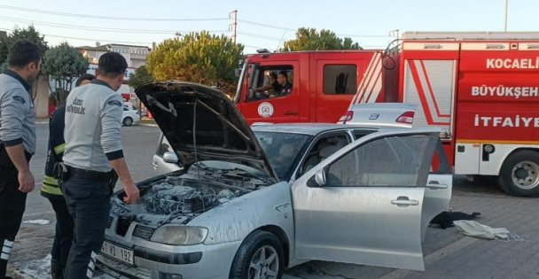 Park Ettiği Otomobili Saniyeler İçinde Alev Aldı