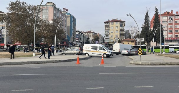 Park halindeki minibüste ölü bulundu