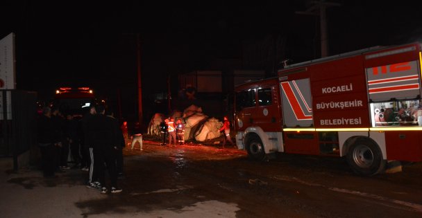 Plastik Geri Dönüşüm Fabrikasında Çıkan Yangın Söndürüldü (VİDEOLU HABER)