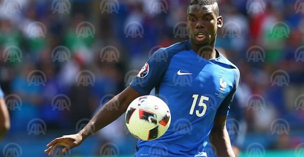 Pogba rekor bonservisle Manchester United'da