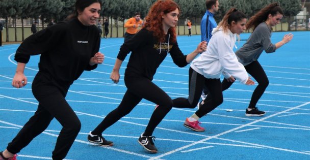 Polislik Sınavlarına Belediyenin İmkanlarıyla Hazırlanıp Zafere Ulaştılar