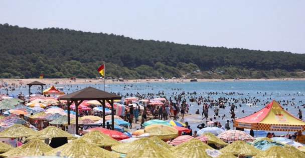 Sakarya ve Kocaeli sahillerinde boğulma tehlikesi geçiren 187 kişi kurtarıldı