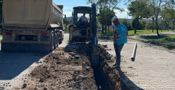 ŞEKERPINAR'DA 2 KİLOMETRE İÇME SUYU HATTI YENİLENDİ