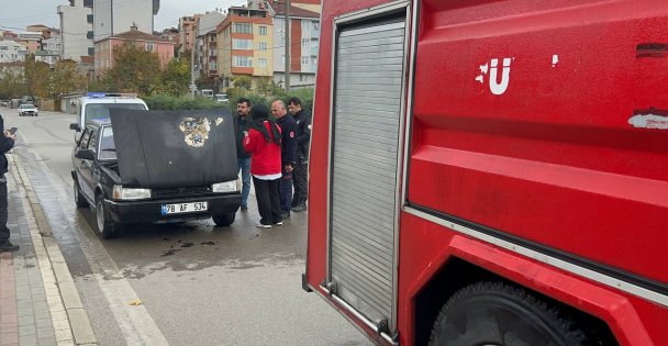 Seyir halindeki otomobilde çıkan yangın söndürüldü