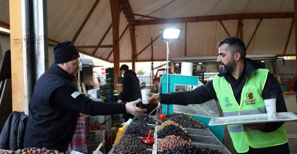 Soğuk Havada Esnafın İçini Isıtan İkram