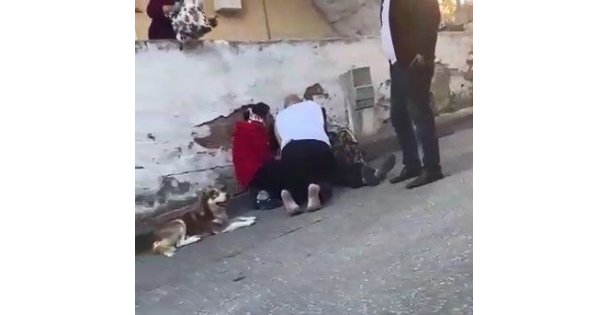 Sokak ortasında silahlı bıçaklı kavga: 1 ölü, 3 yaralı