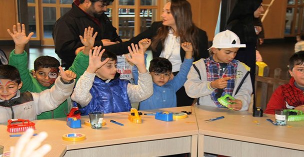 Suriyeli çocuklar, Bilim Merkezi'nde atölye çalışmalarına katıldı