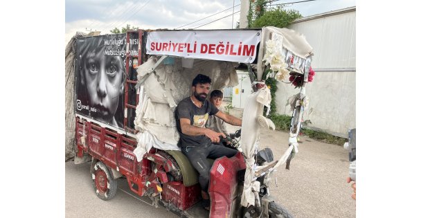 Suriyeli Sanılmaktan Korktu, Motosikletine Yazdı: 