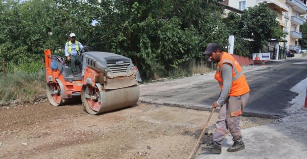 Tepeköy Mahallesi asfaltla buluşuyor