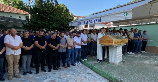 Tersanedeki Gemi Yangınında Hayatını Kaybeden İşçi Son Yolculuğuna Uğurlandı