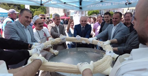 TESCİLLİ ÜRÜNÜMÜZ PİŞMANİYE KENT MEYDANI'NDA TANITILDI