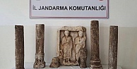 Roma dönemine ait heykel ve sütunlar evden çıktı