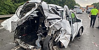 TEMde minibüs hafif ticari araca çarptı: 2 ölü, 4 yaralı