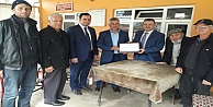 BAŞKAN'DAN MUHTARLARA PLAKET