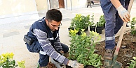 Büyükşehir'den Ulaşlı Camii'ne Estetik Meydan