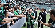 Şarkıcı Bayhan'dan Kocaelispor Camiasına Jest