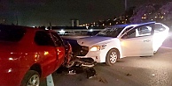 Ters yöne girince karşıdan gelen otomobille çarpıştı: 3 yaralı