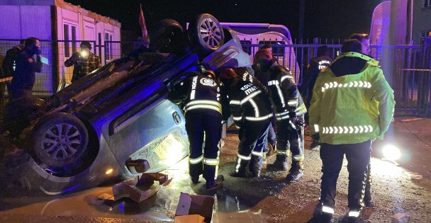 Tırın çarptığı hafif ticari araç metrelerce sürüklenerek takla attı: 3 yaralı