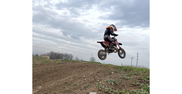 Türkiye şampiyonu 6 yaşındaki motosikletçi Poyraz'ın hedefi büyük