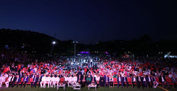 Uçurtma Tepesine Binler Toplandı, Birlik Mesajı Verildi