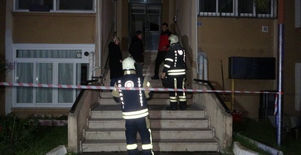 (VİDEOLU HABER) İstinat duvarı apartmanın üzerine çöktü: 32 daire tahliye edildi