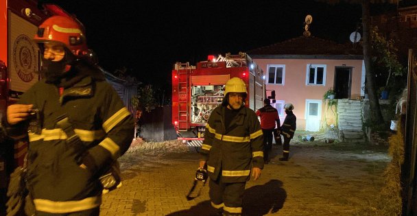 Yaşlı kadın yangına uykuda yakalandı