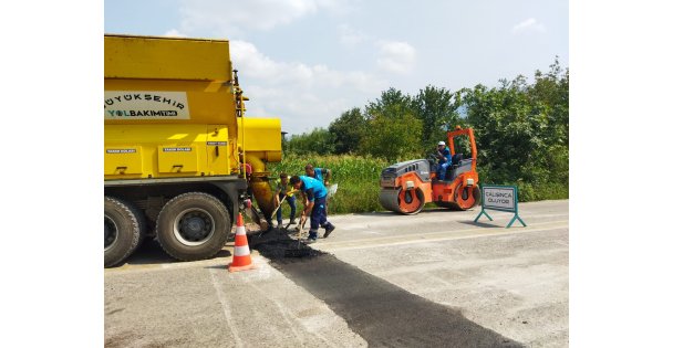 Yol bakım timi asfaltlamada dur durak bilmiyor