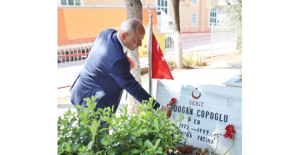 Zafer bayramında şehitler unutulmadı