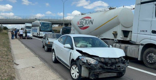 Zincirleme trafik kazasında 1 kişi yaralandı